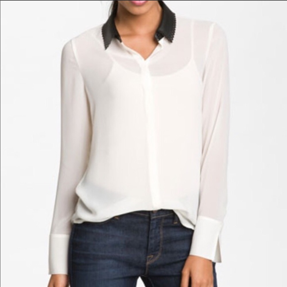 Sheet blouse with faux leather collar